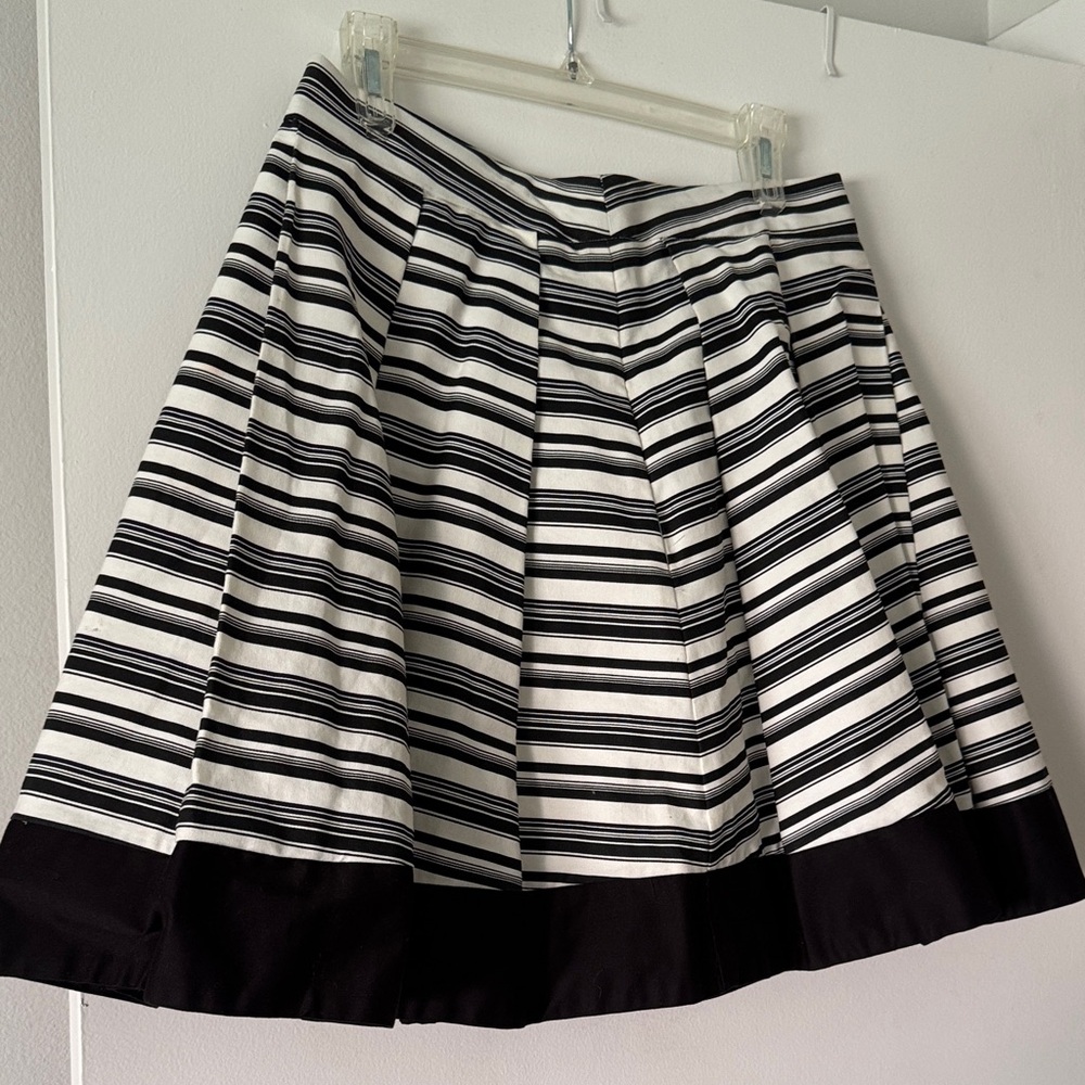 KOTON SKATER CIRCLE LINED Black and White Striped Women's Skirt. Size 40